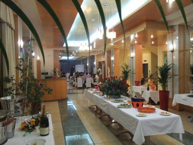 Paradise Beach Hotel Vlore Restaurant photo